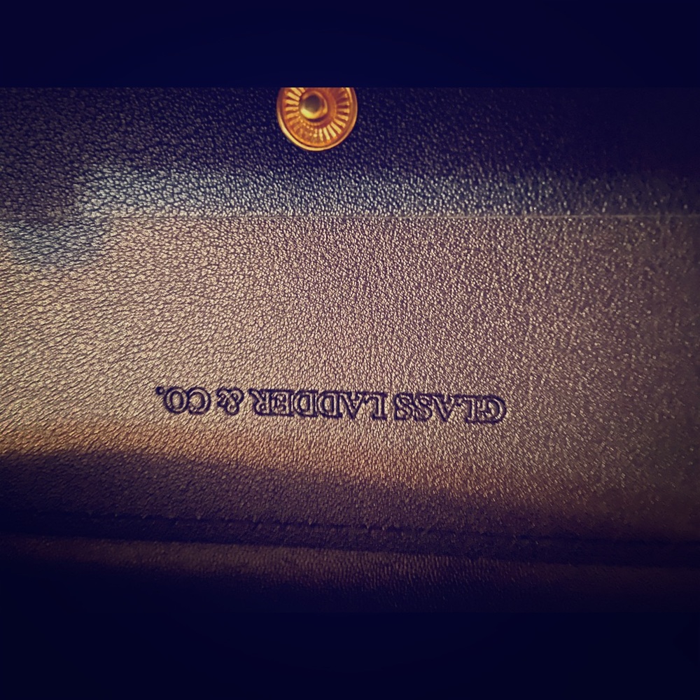 Ladder & Co business folder. Perfect for mtgs!